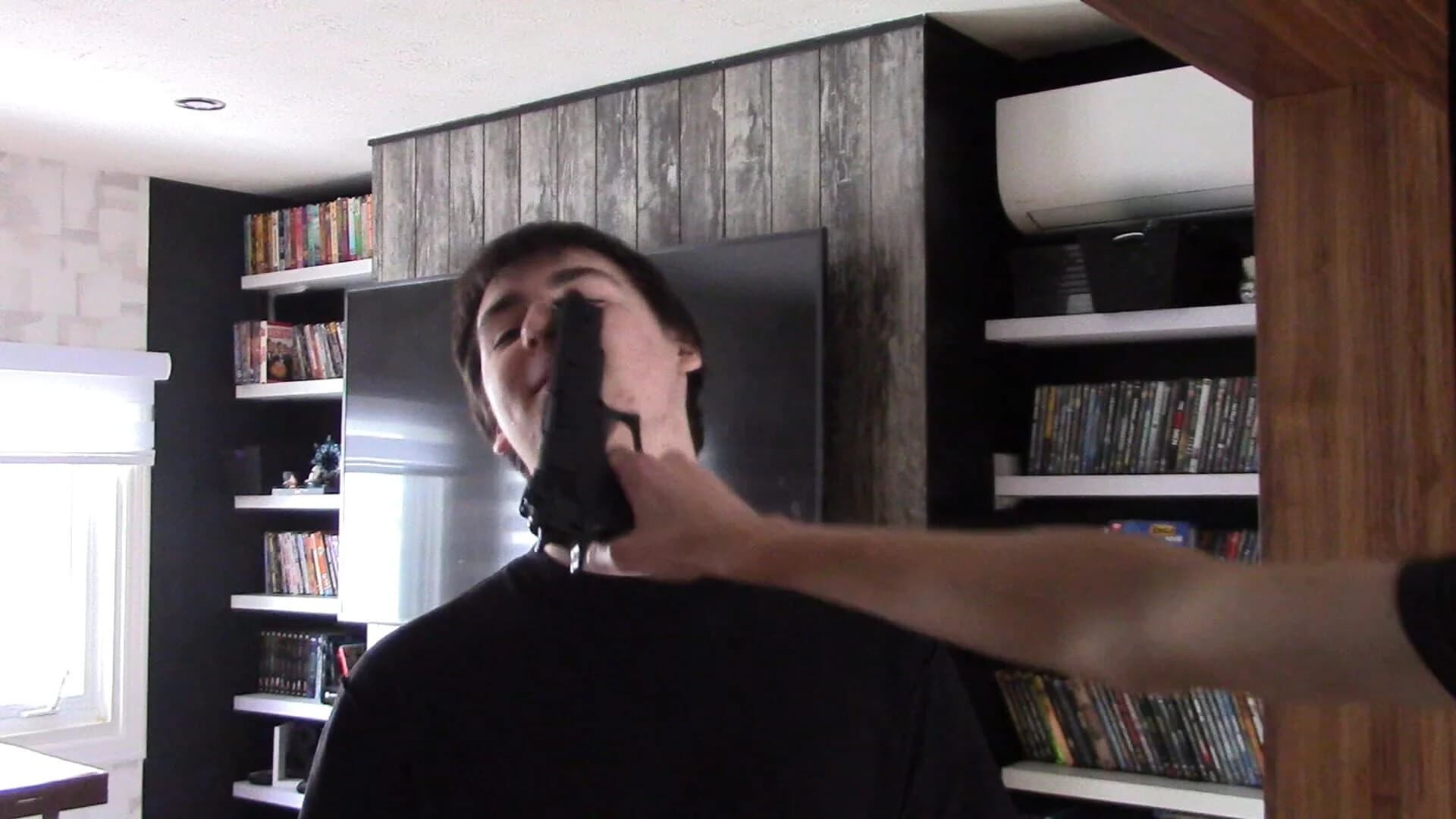 Aidsmoji: The Forbidden Fruit screenshot 4