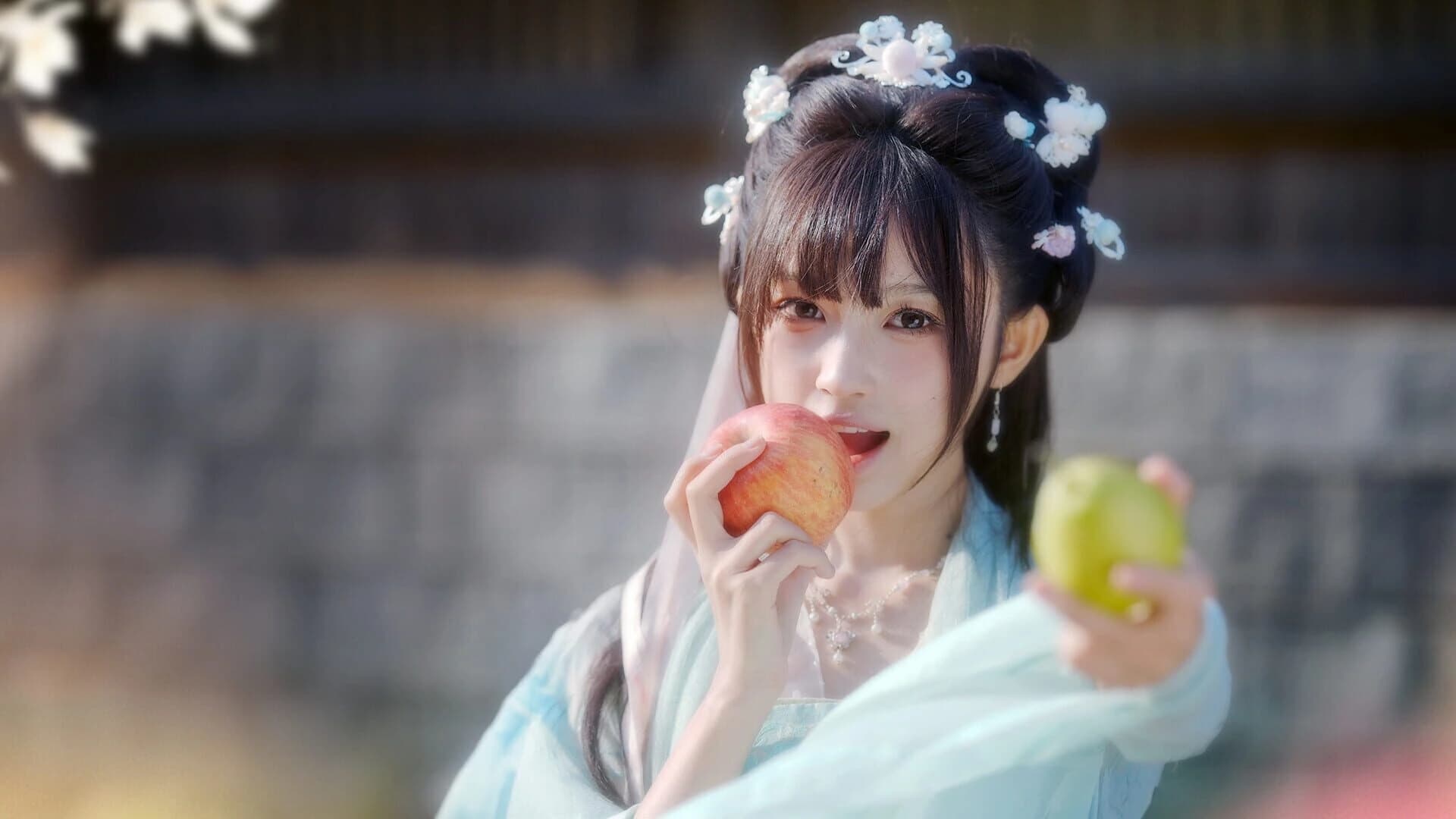 Love Is All Around 2 screenshot 2