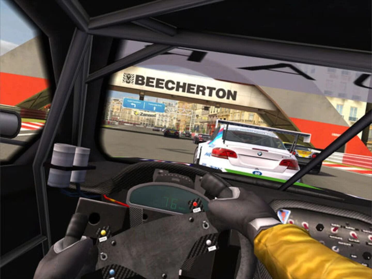 Real Racing 2 HD screenshot 1