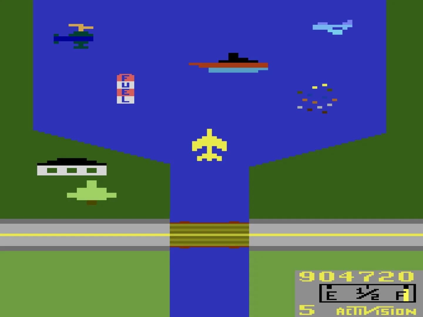 River Raid screenshot 1