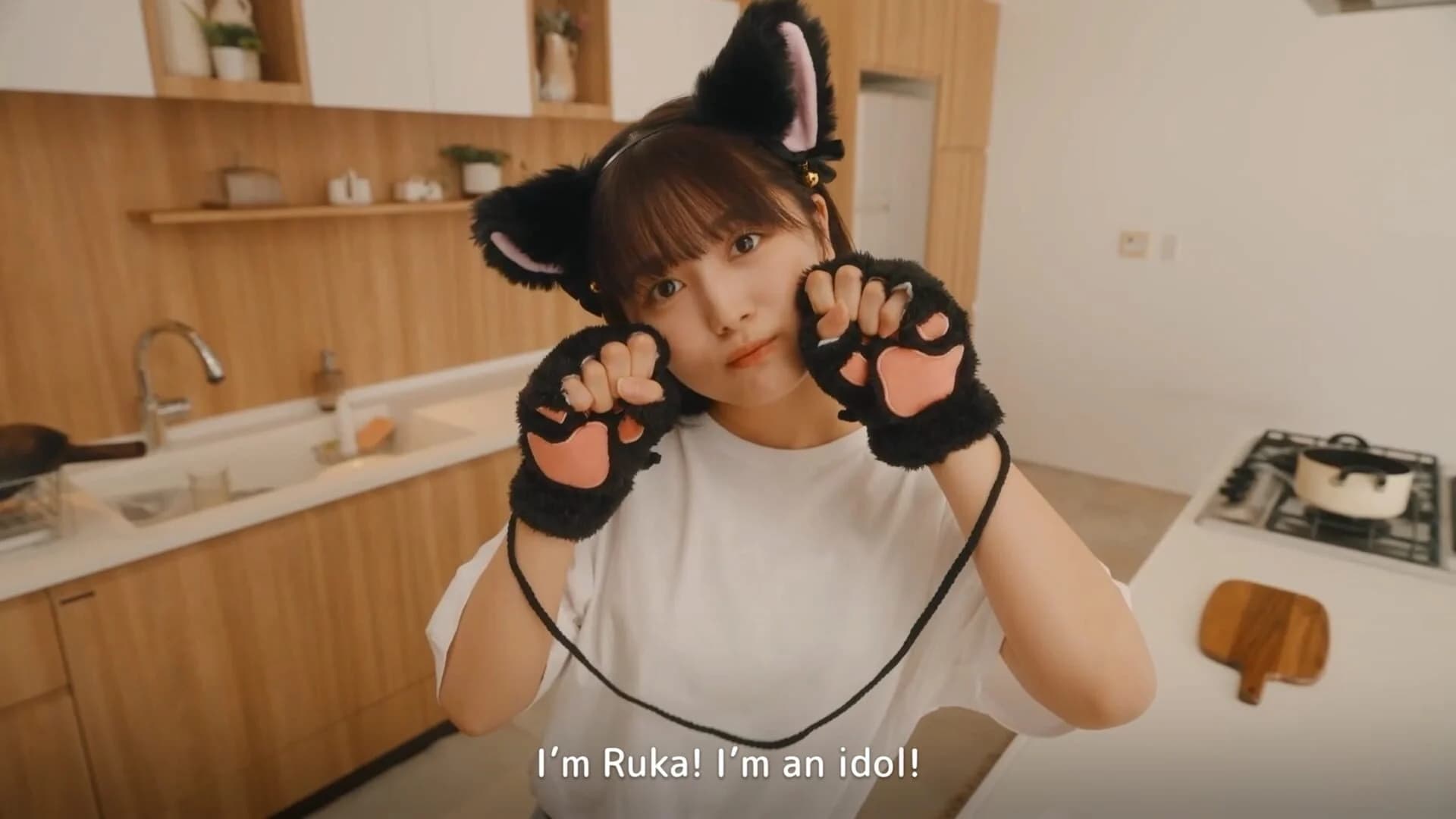 Roommates, Romance, and Ringing Hearts screenshot 5